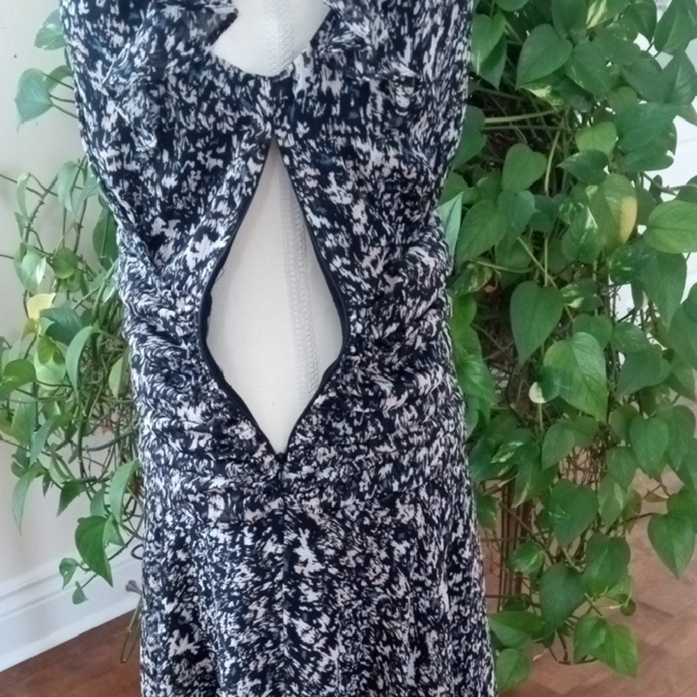 Elegant Black And Multi Color Midi Dress - Picture 2 of 15